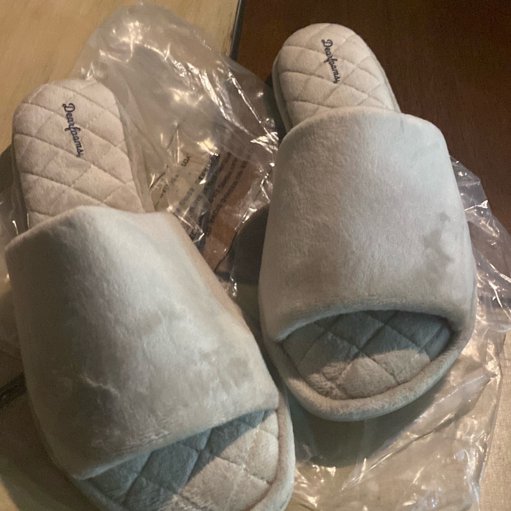 Dearfoam slippers size 11-12